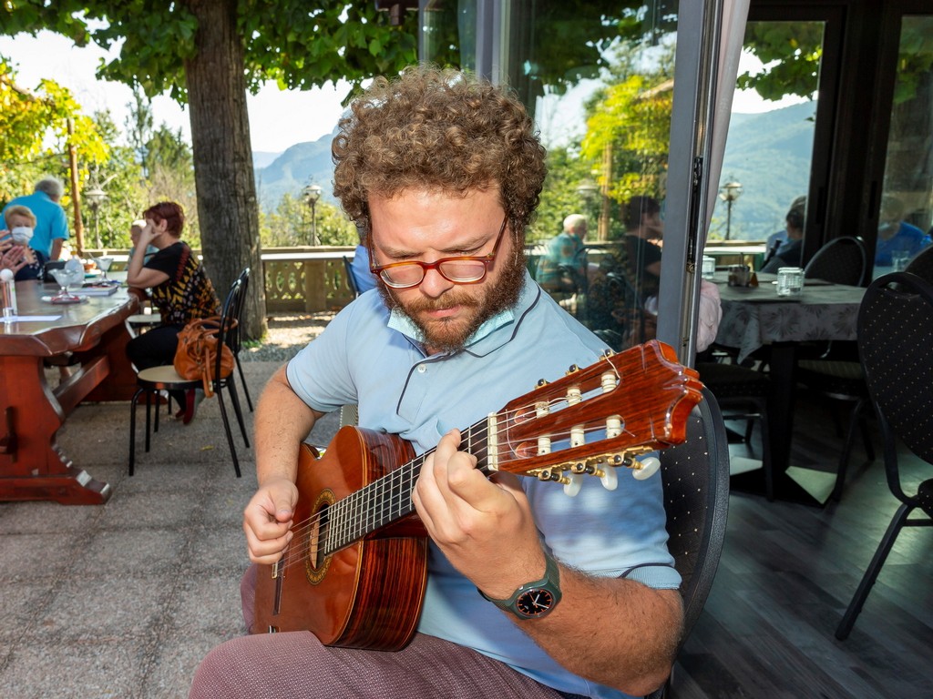 8-Jacopo Giudici alla ghitarra