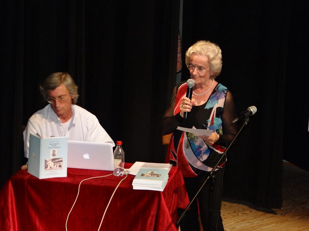 04-De Vittori presenta la serata